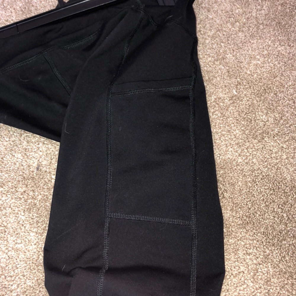 3/4 Yoga Capri Pant with double sided pockets!